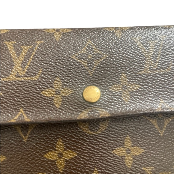 Louis VuittonMonogram International Trifold +insert and 26"chain - Picture 3 of 16